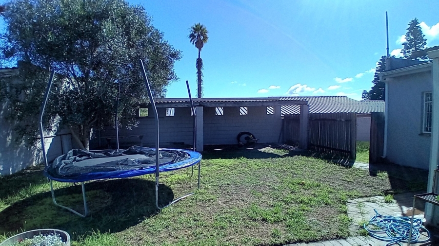 4 Bedroom Property for Sale in Parkersdorp Western Cape